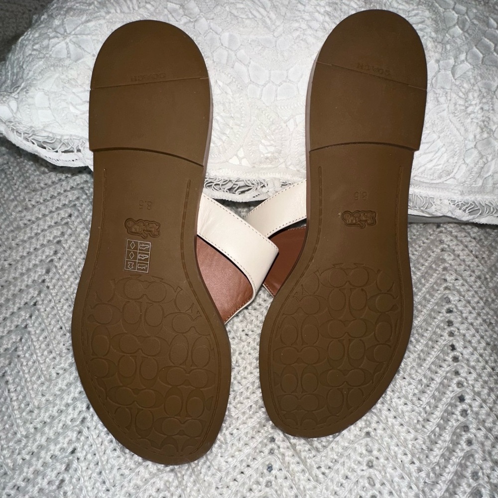 Coach Women's Tan and Cream Sandals NWOT size 8.5 - Picture 3 of 4